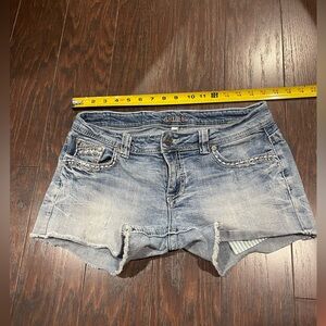 Shyanne Jean Shorts Women’s Embellished Stretch Size 30 Country Concert Raw Hem